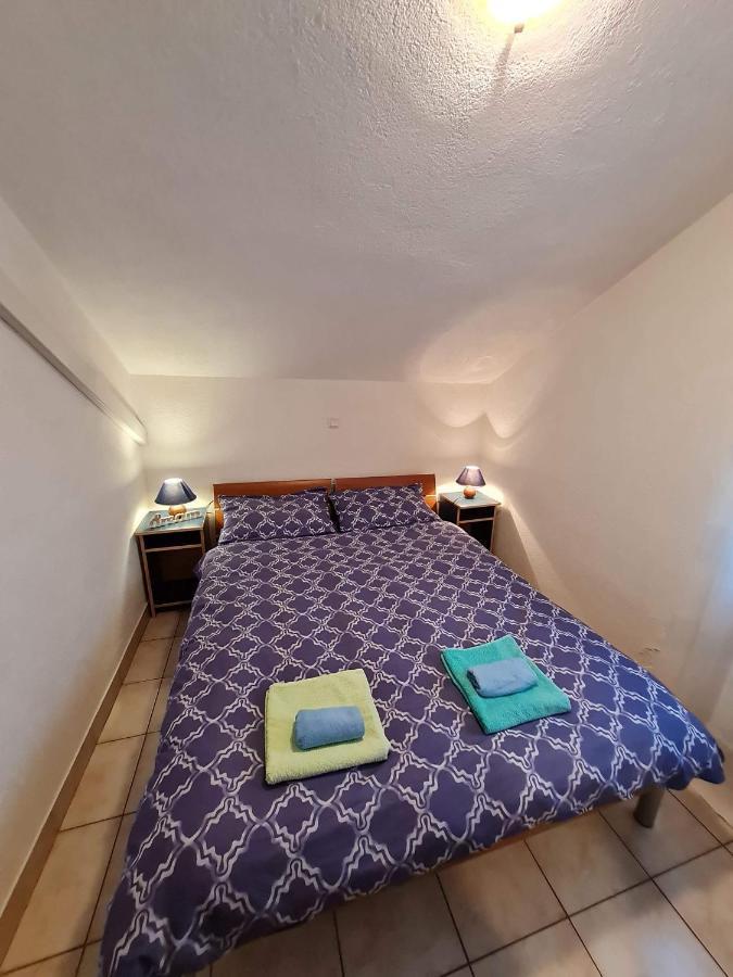 טריבאלי Apartments Nevistic מראה חיצוני תמונה