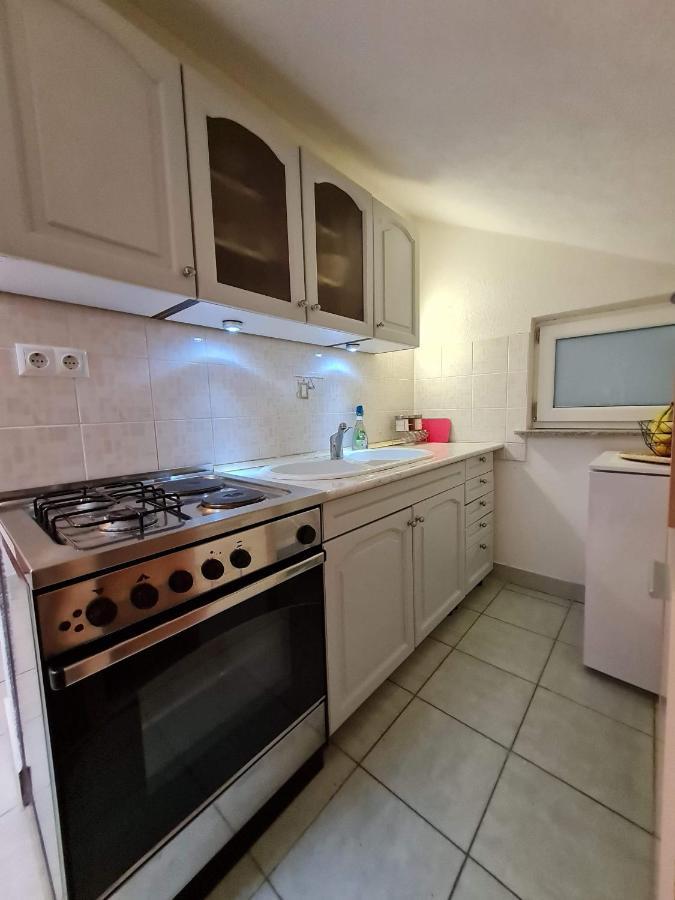 טריבאלי Apartments Nevistic מראה חיצוני תמונה