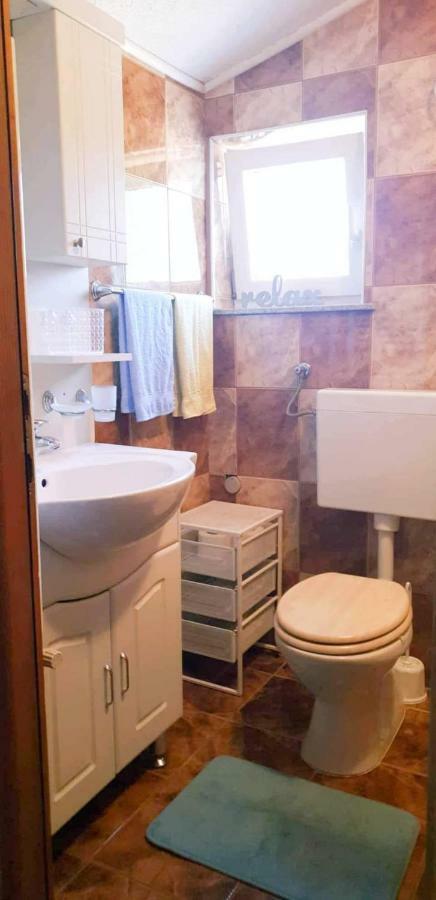 טריבאלי Apartments Nevistic מראה חיצוני תמונה