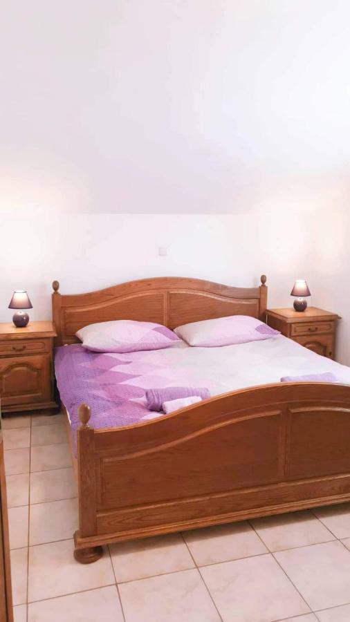 טריבאלי Apartments Nevistic מראה חיצוני תמונה