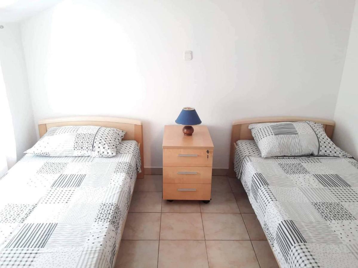 טריבאלי Apartments Nevistic מראה חיצוני תמונה