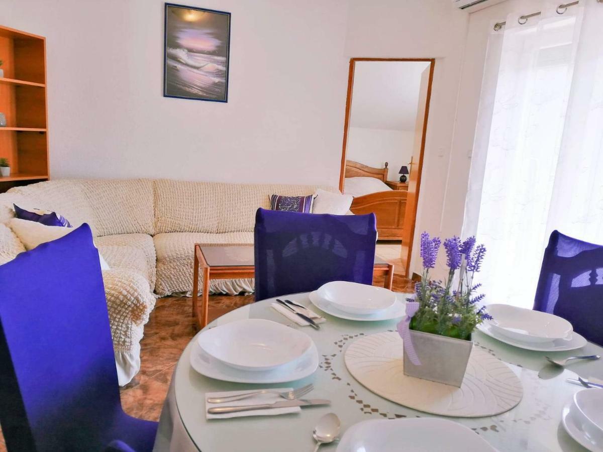 טריבאלי Apartments Nevistic מראה חיצוני תמונה